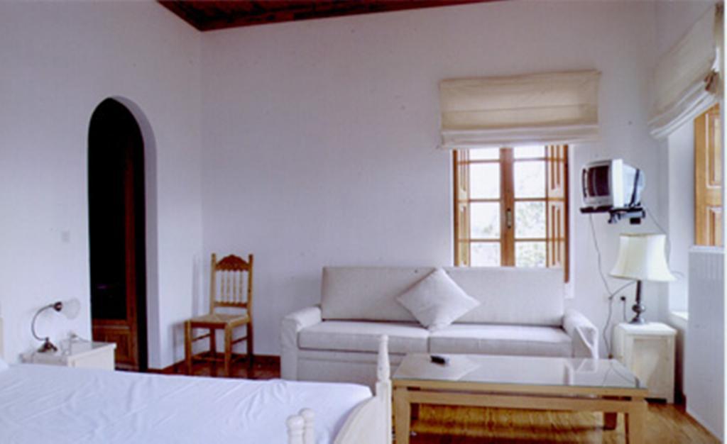 Theoni'S House Hotel Dhimitra  ภายนอก รูปภาพ